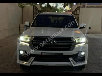 Toyota  Land Cruiser  VXR- Grand Touring S  2020  Automatic  245,000 Km  8 Cylinder  Four Wheel Drive (4WD)  SUV  White