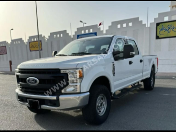 Ford  Super Duty  250  2022  Automatic  88,000 Km  8 Cylinder  Four Wheel Drive (4WD)  Pick Up  White