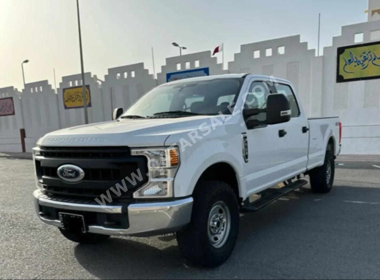Ford  Super Duty  250  2022  Automatic  88,000 Km  8 Cylinder  Four Wheel Drive (4WD)  Pick Up  White