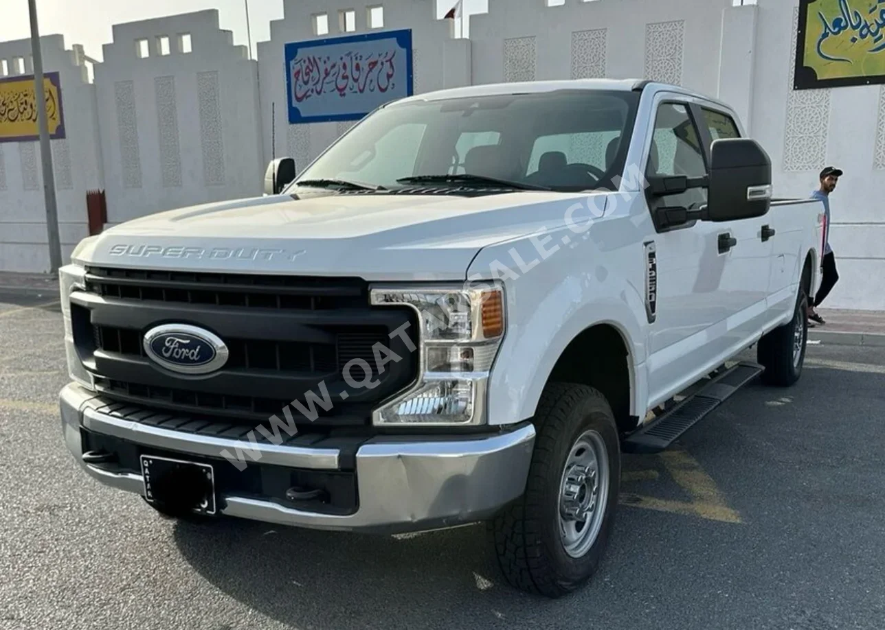 Ford  Super Duty  250  2022  Automatic  95,000 Km  8 Cylinder  Four Wheel Drive (4WD)  Pick Up  White