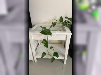 الطاولات والخزائن الجانبية طاولة كونسول  - ايكيا  - أبيض