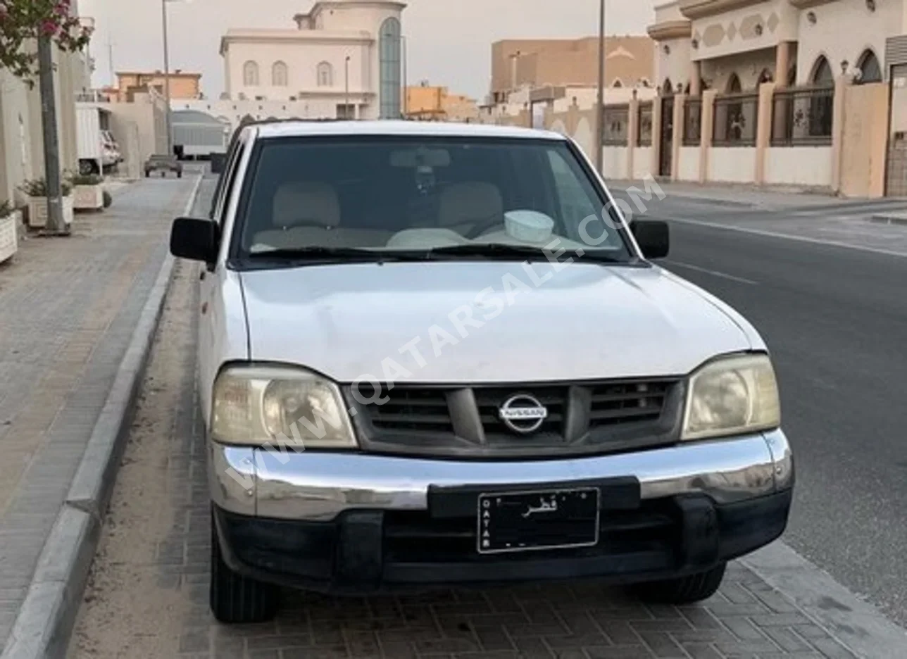 Nissan  Pickup  2008  Manual  373,420 Km  4 Cylinder  Rear Wheel Drive (RWD)  Pick Up  White