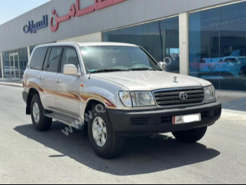 Toyota  Land Cruiser  GX  2004  Manual  76,000 Km  6 Cylinder  Four Wheel Drive (4WD)  SUV  Light Gray