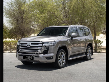 Toyota  Land Cruiser  GXR Twin Turbo  2022  Automatic  32,000 Km  6 Cylinder  Four Wheel Drive (4WD)  SUV  Silver  With Warranty