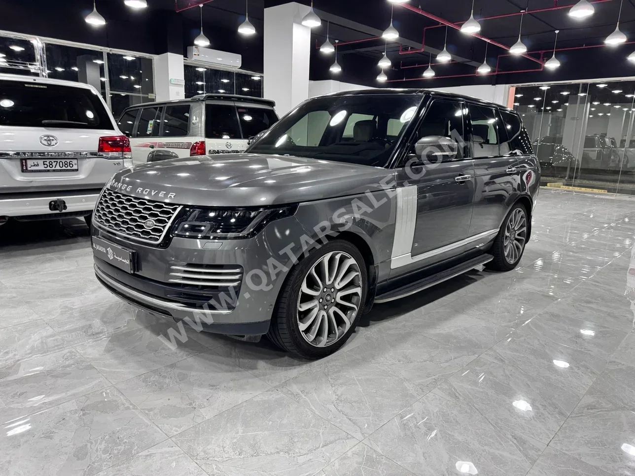 Land Rover  Range Rover  Vogue  Autobiography  2018  Automatic  103,000 Km  8 Cylinder  Four Wheel Drive (4WD)  SUV  Gray