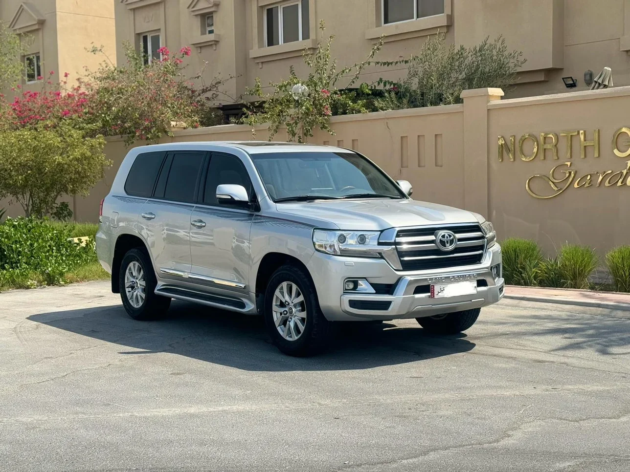 Toyota  Land Cruiser  GXR  2018  Automatic  210,000 Km  8 Cylinder  Four Wheel Drive (4WD)  SUV  Silver