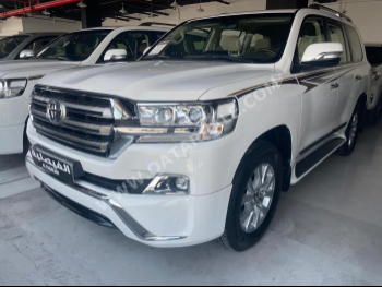 Toyota  Land Cruiser  GXR  2018  Automatic  148,000 Km  6 Cylinder  Four Wheel Drive (4WD)  SUV  White