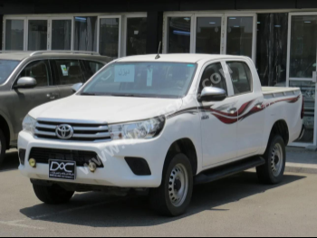 Toyota  Hilux  2020  Automatic  132,000 Km  4 Cylinder  Four Wheel Drive (4WD)  Pick Up  White  With Warranty