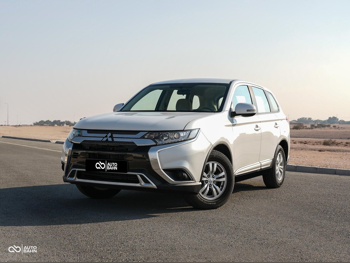 Mitsubishi  Outlander  2021  Automatic  123,000 Km  4 Cylinder  Four Wheel Drive (4WD)  SUV  White