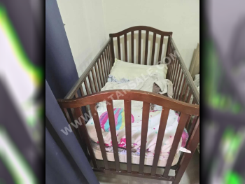Kids Beds - Baby Crib  - Brown