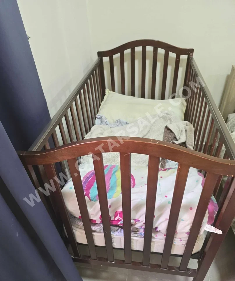 Kids Beds - Baby Crib  - Brown