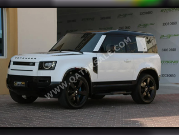Land Rover  Defender  90 HSE  2022  Automatic  32,000 Km  6 Cylinder  Four Wheel Drive (4WD)  SUV  White  With Warranty