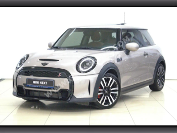Mini  Cooper  S  2022  Automatic  45,000 Km  4 Cylinder  Front Wheel Drive (FWD)  Hatchback  Gray  With Warranty