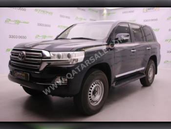 Toyota  Land Cruiser  GXR  2018  Automatic  180,000 Km  8 Cylinder  Four Wheel Drive (4WD)  SUV  Black