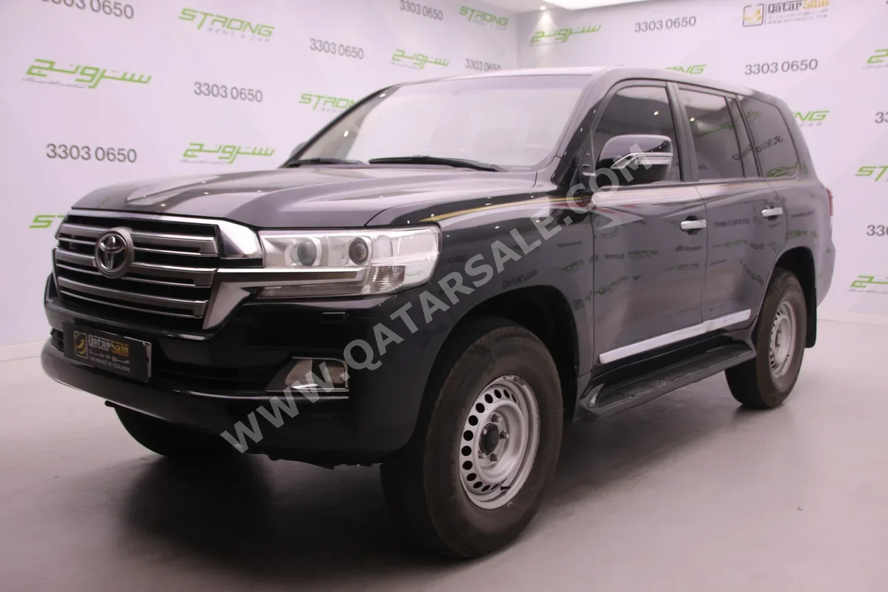 Toyota  Land Cruiser  GXR  2018  Automatic  180,000 Km  8 Cylinder  Four Wheel Drive (4WD)  SUV  Black