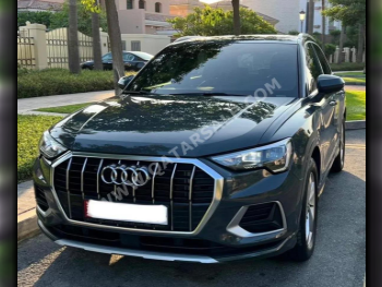 Audi  Q3  35 TFSI  2022  Tiptronic  33,000 Km  4 Cylinder  Front Wheel Drive (FWD)  SUV  Gray