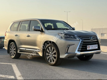 Lexus  LX  2016  Automatic  99,000 Km  8 Cylinder  Four Wheel Drive (4WD)  SUV  Silver