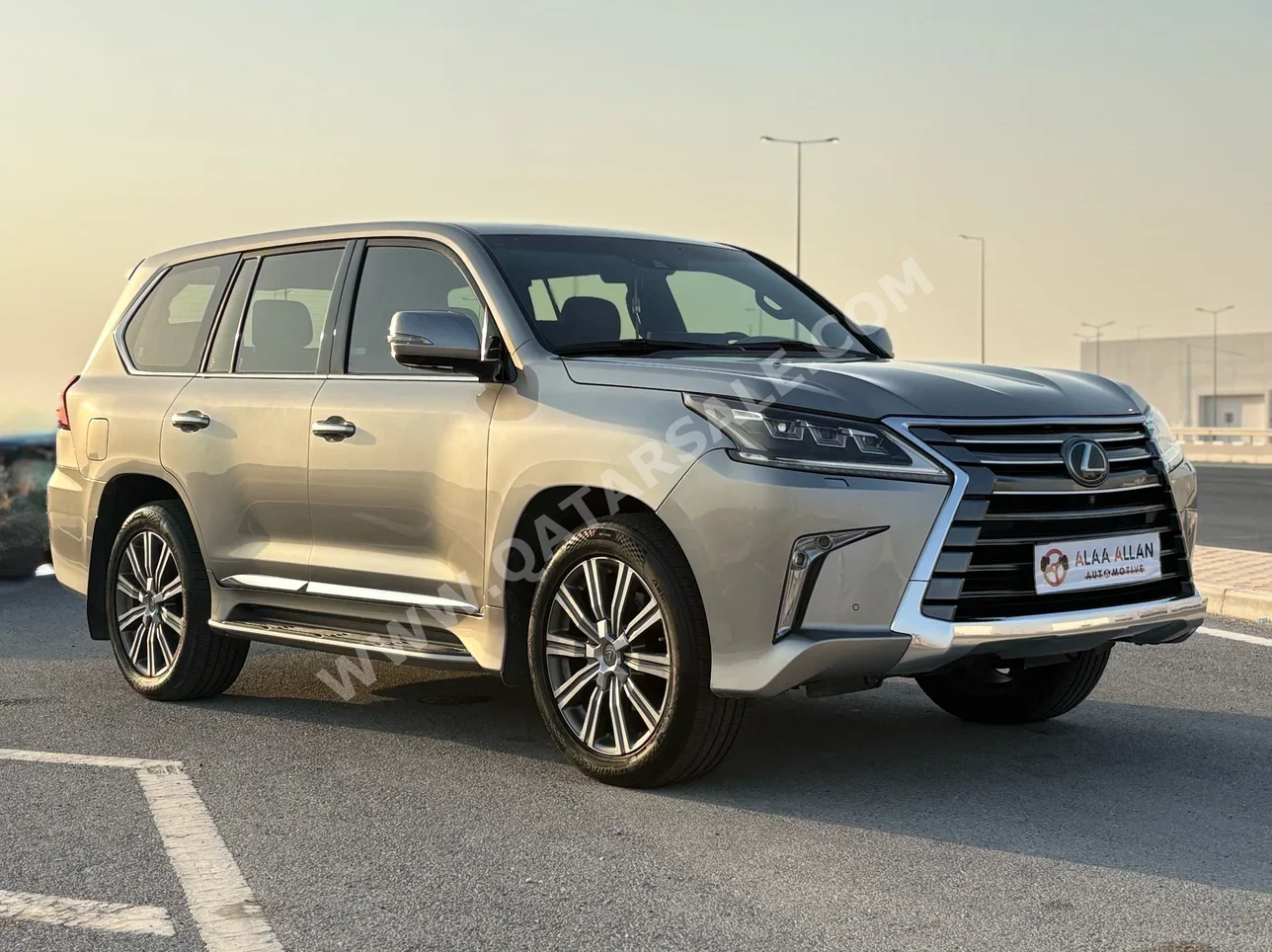 Lexus  LX  2016  Automatic  99,000 Km  8 Cylinder  Four Wheel Drive (4WD)  SUV  Silver