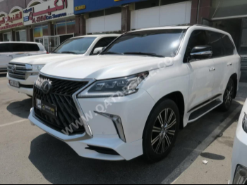 Lexus  LX  570 S  2018  Automatic  181,000 Km  8 Cylinder  Four Wheel Drive (4WD)  SUV  White
