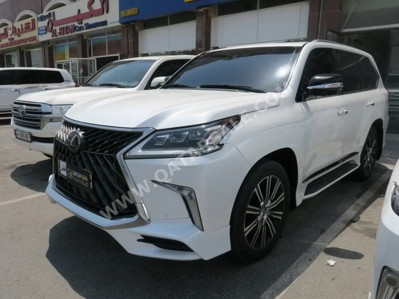 Lexus  LX  570 S  2018  Automatic  181,000 Km  8 Cylinder  Four Wheel Drive (4WD)  SUV  White