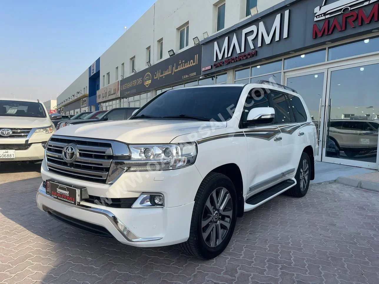 Toyota  Land Cruiser  VXS  2016  Automatic  265,000 Km  8 Cylinder  Four Wheel Drive (4WD)  SUV  White