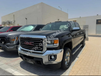 GMC  Sierra  2500 HD  2016  Automatic  131,000 Km  8 Cylinder  Four Wheel Drive (4WD)  Pick Up  Black