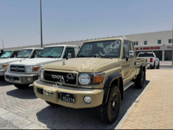 Toyota  Land Cruiser  LX  2022  Manual  80,000 Km  6 Cylinder  Four Wheel Drive (4WD)  Pick Up  Beige