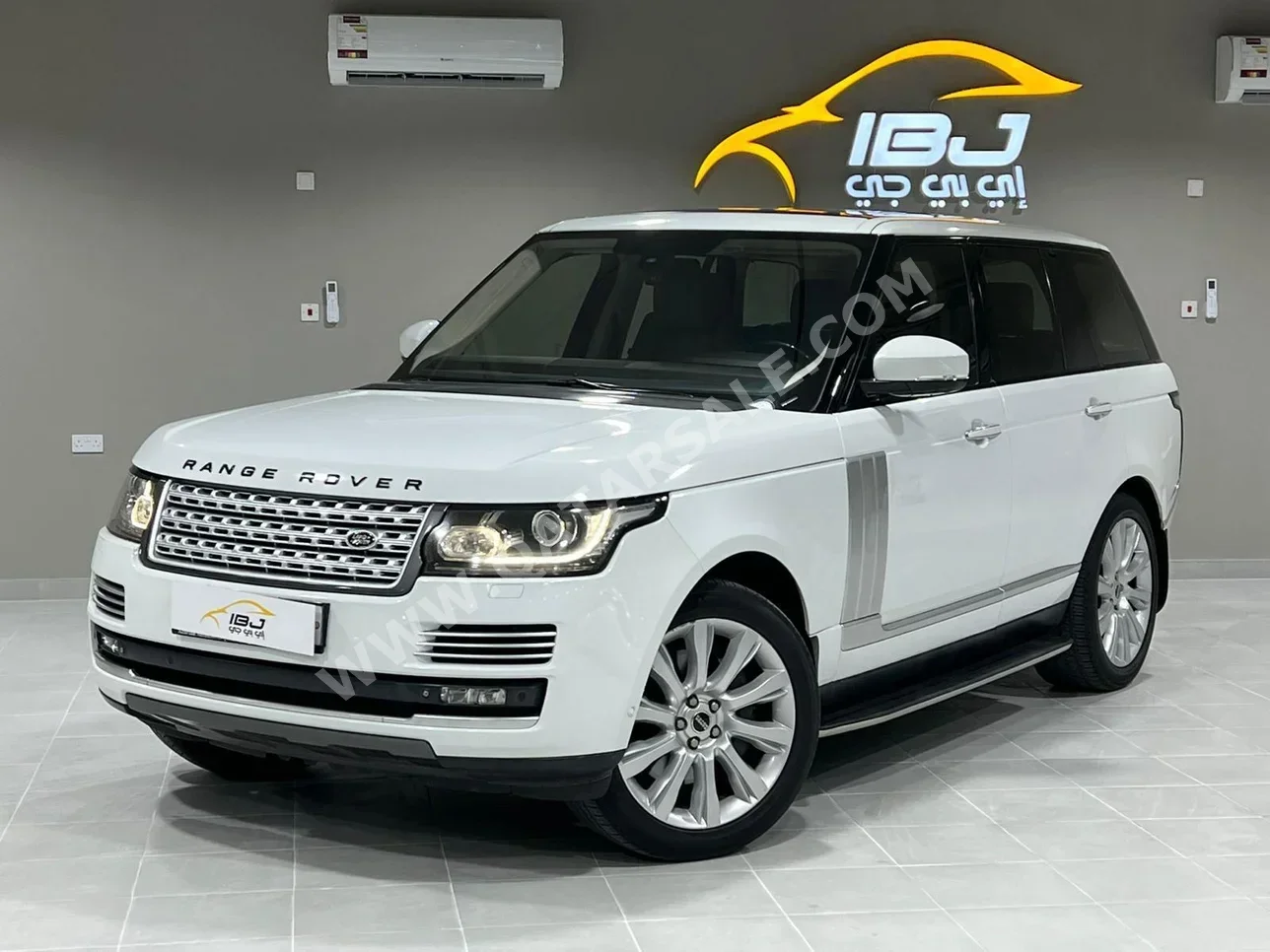 Land Rover Range Rover Vogue SE Super charged 2014 Automatic 155,000 Km 8 Cylinder Four Wheel Drive (4WD) SUV White