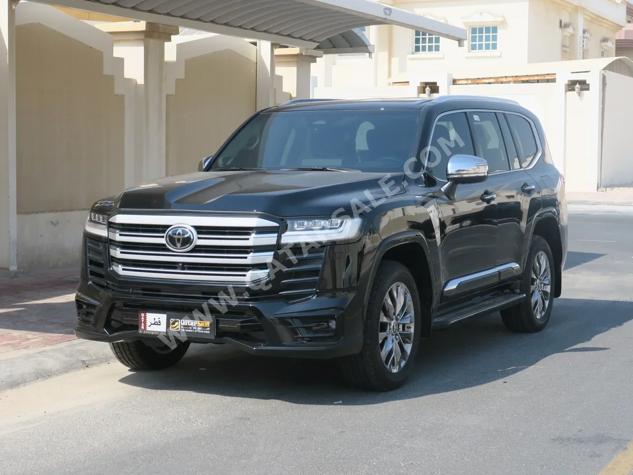 Toyota  Land Cruiser  VXR Twin Turbo  2025  Automatic  5,500 Km  6 Cylinder  Four Wheel Drive (4WD)  SUV  Black  With Warranty