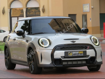 Mini  Cooper  S  2023  Automatic  15,000 Km  4 Cylinder  Front Wheel Drive (FWD)  Hatchback  Gray Nardo  With Warranty