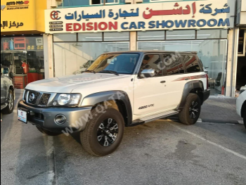 نيسان  باترول  سوبر سفاري  2023  عادي  20,000 كم  6 سلندر  دفع رباعي  اس يو في  أبيض  تحت الضمان