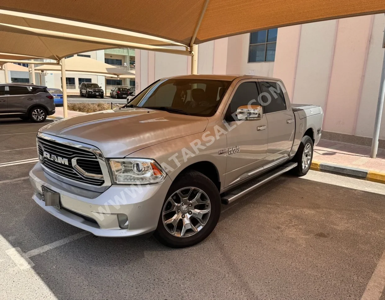 Dodge  Ram  Limited  2017  Automatic  185,000 Km  8 Cylinder  Four Wheel Drive (4WD)  Pick Up  Silver