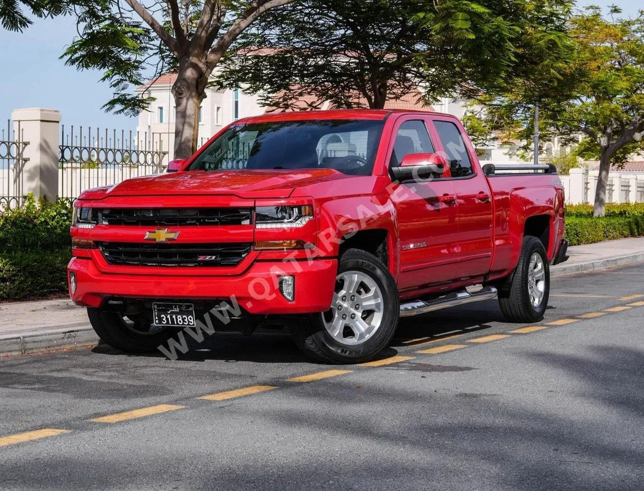 Chevrolet  Silverado  LT  2017  Automatic  115,000 Km  8 Cylinder  Four Wheel Drive (4WD)  Pick Up  Red