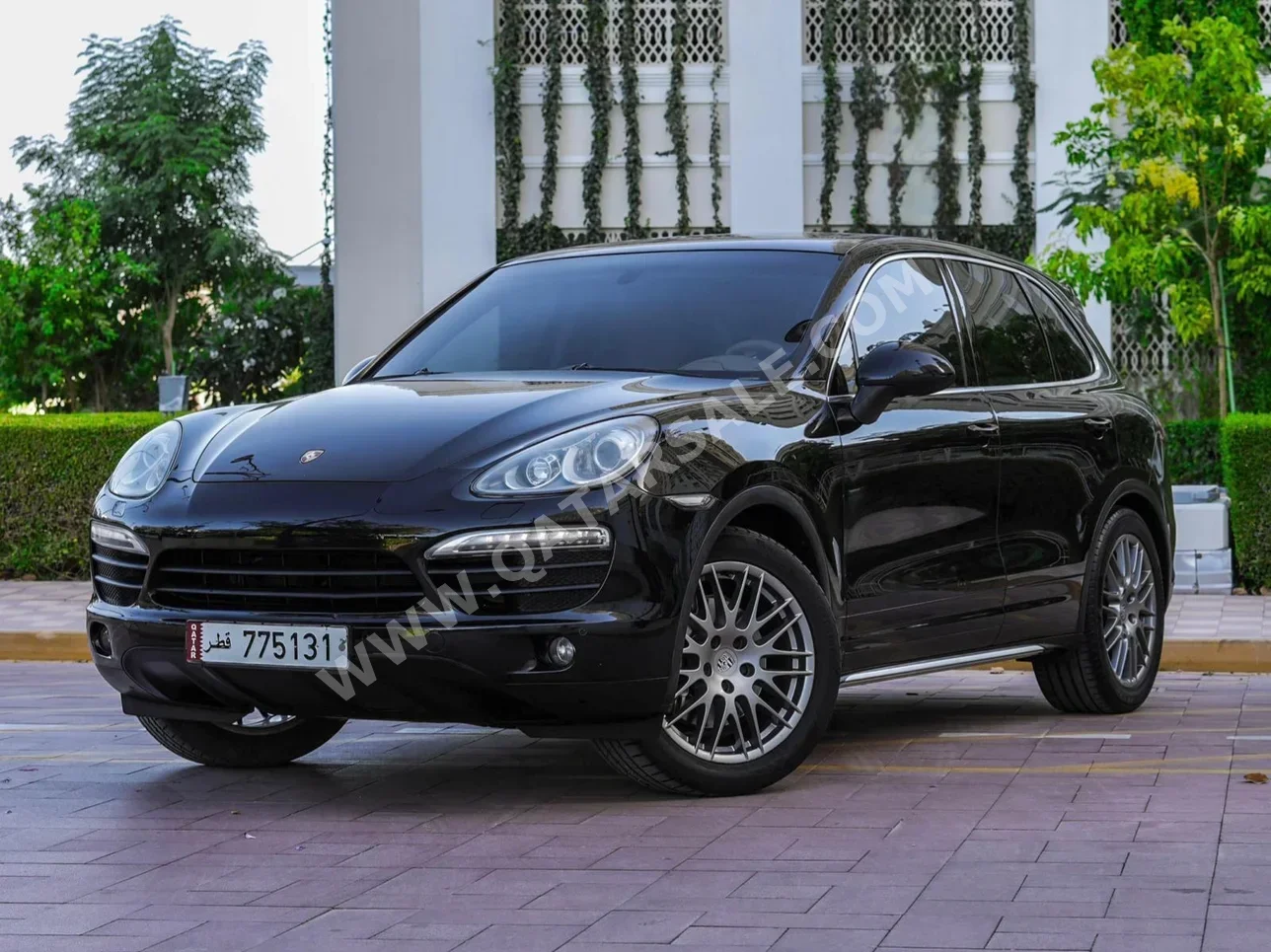 Porsche  Cayenne  S  2013  Automatic  98,000 Km  8 Cylinder  Four Wheel Drive (4WD)  SUV  Black