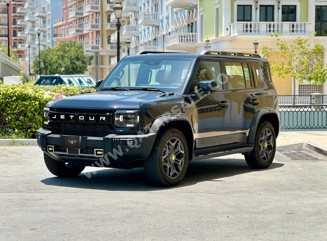 Jetour  T2  Luxury  2025  Automatic  11,000 Km  4 Cylinder  Four Wheel Drive (4WD)  SUV  Black  With Warranty