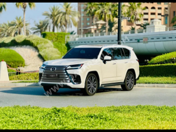 Lexus  LX  600 Luxury  2024  Automatic  4,000 Km  6 Cylinder  Four Wheel Drive (4WD)  SUV  White  With Warranty