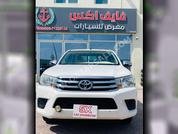 تويوتا  هاي لوكس  2017  عادي  149,000 كم  4 سلندر  دفع رباعي  بيكب  أبيض