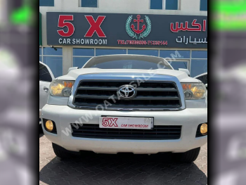 تويوتا  سكويا  اس ار 5  2016  اوتوماتيك  320,000 كم  8 سلندر  دفع رباعي  اس يو في  أبيض