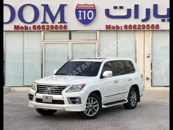 Lexus  LX  570 S  2014  Automatic  210,000 Km  8 Cylinder  Four Wheel Drive (4WD)  SUV  White