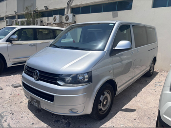 Volkswagen Caravelle 2015 Automatic 130,000 Km 4 Cylinder Front Wheel Drive (FWD) Van / Bus Silver