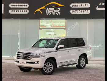 Toyota  Land Cruiser  VXR  2019  Automatic  222,500 Km  8 Cylinder  Four Wheel Drive (4WD)  SUV  White