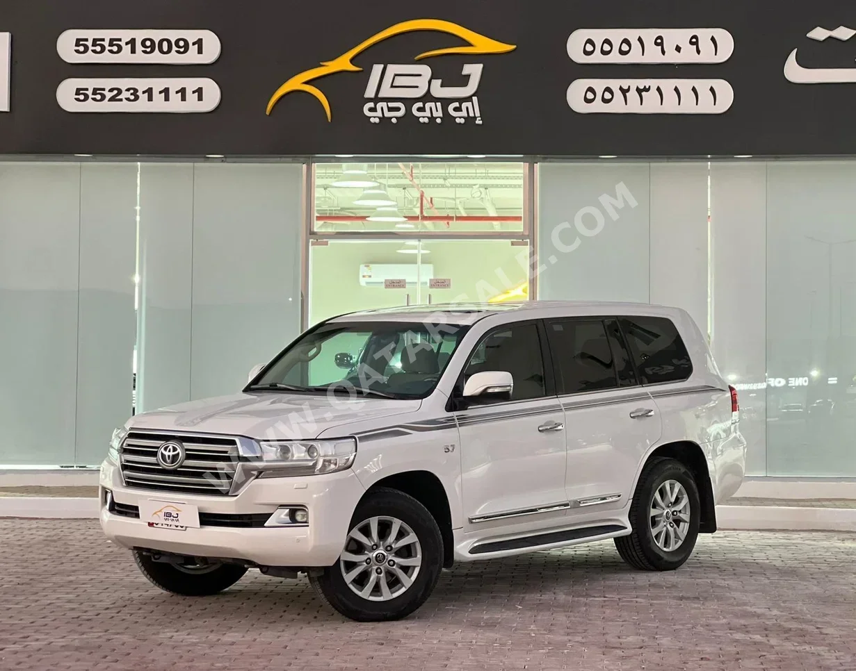 Toyota  Land Cruiser  VXR  2019  Automatic  222,500 Km  8 Cylinder  Four Wheel Drive (4WD)  SUV  White