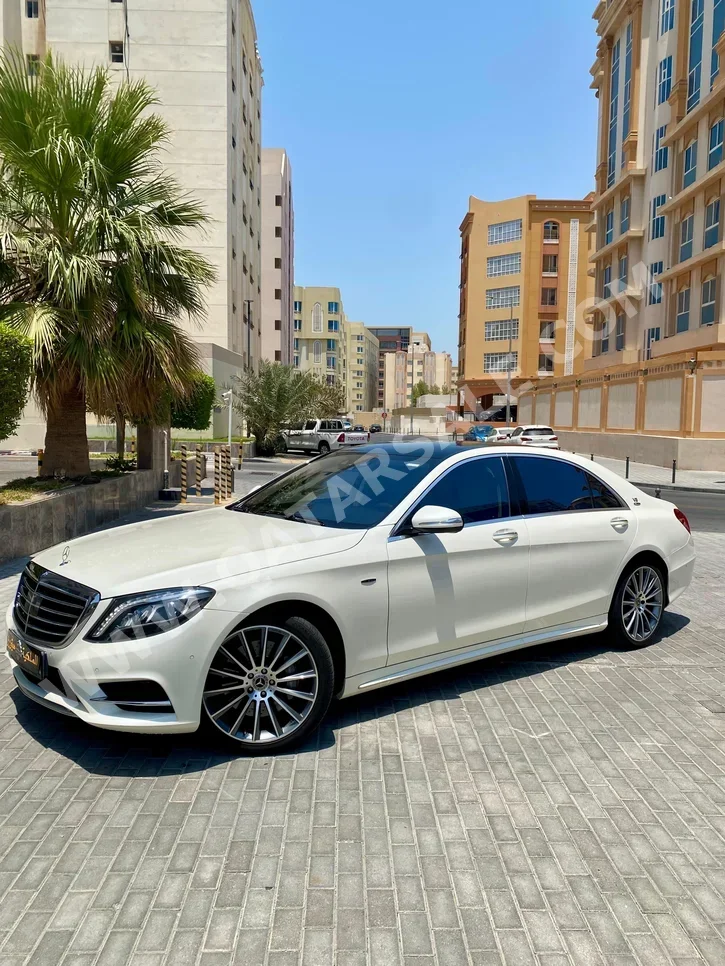 مرسيدس - بنز  اس - كلاس  500 AMG  2014  اوتوماتيك  45,800 كم  8 سلندر  دفع رباعي  سيدان  أبيض