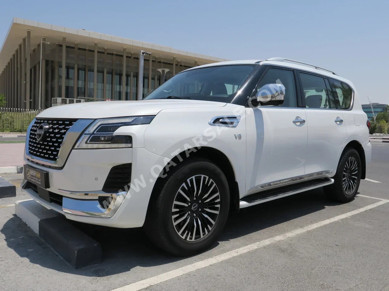 Nissan  Patrol  Platinum  2023  Automatic  50,000 Km  8 Cylinder  Four Wheel Drive (4WD)  SUV  White  With Warranty