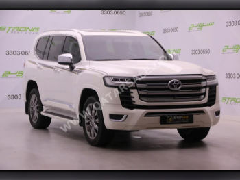 Toyota  Land Cruiser  VX Twin Turbo  2023  Automatic  15,000 Km  6 Cylinder  Four Wheel Drive (4WD)  SUV  White  With Warranty