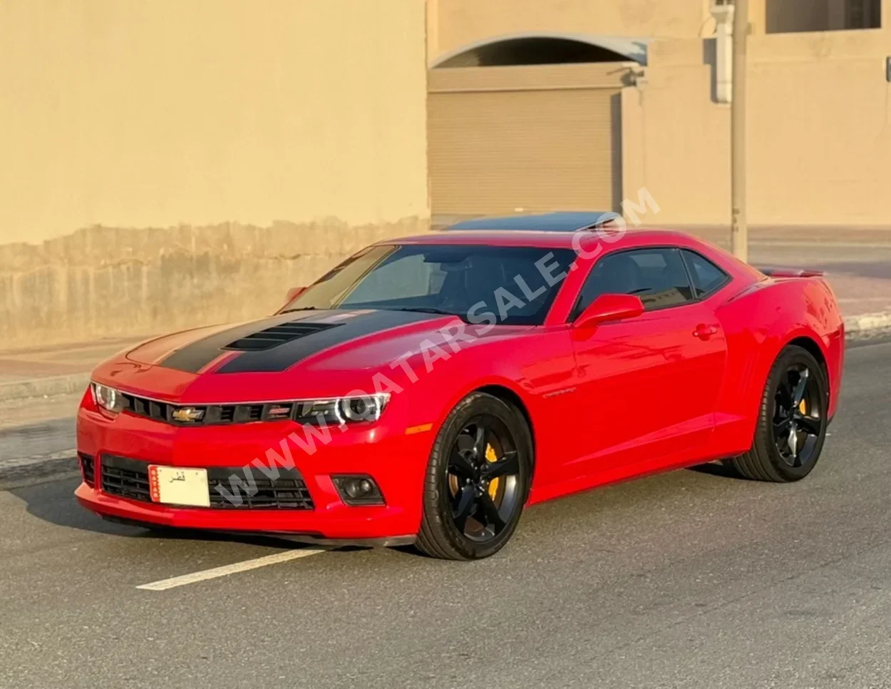 شفروليه  كمارو  اس اس  2015  اوتوماتيك  128,000 كم  8 سلندر  دفع خلفي  كوبيه \ سبورت  أحمر
