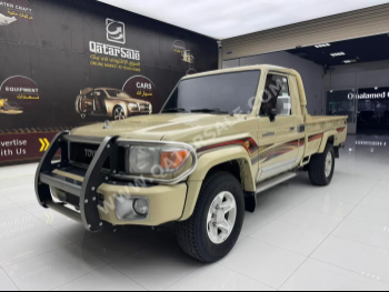 Toyota  Land Cruiser  LX  2020  Manual  160,000 Km  6 Cylinder  Four Wheel Drive (4WD)  Pick Up  Beige