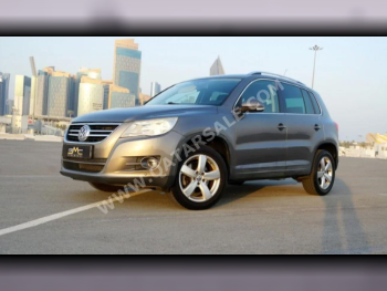 Volkswagen  Tiguan  2.0 TSI  2010  Automatic  120,000 Km  4 Cylinder  All Wheel Drive (AWD)  SUV  Gray Nardo