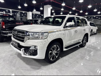 Toyota  Land Cruiser  VXR  2020  Automatic  121,000 Km  8 Cylinder  Four Wheel Drive (4WD)  SUV  White