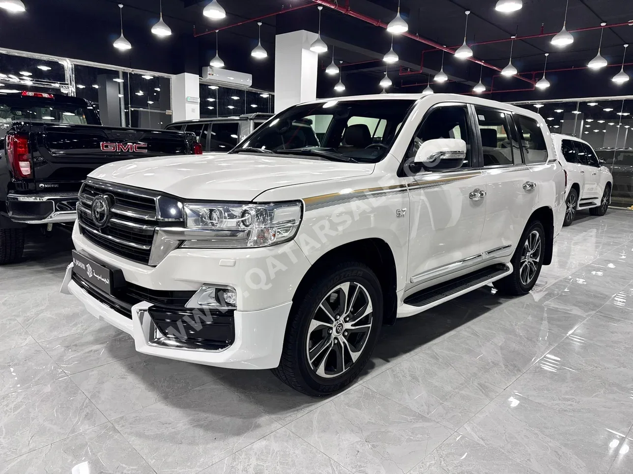 Toyota  Land Cruiser  VXR  2020  Automatic  121,000 Km  8 Cylinder  Four Wheel Drive (4WD)  SUV  White